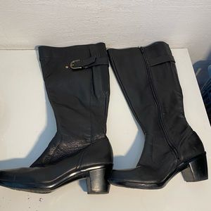 Naturalizer black leather boots, size 7 WIDE